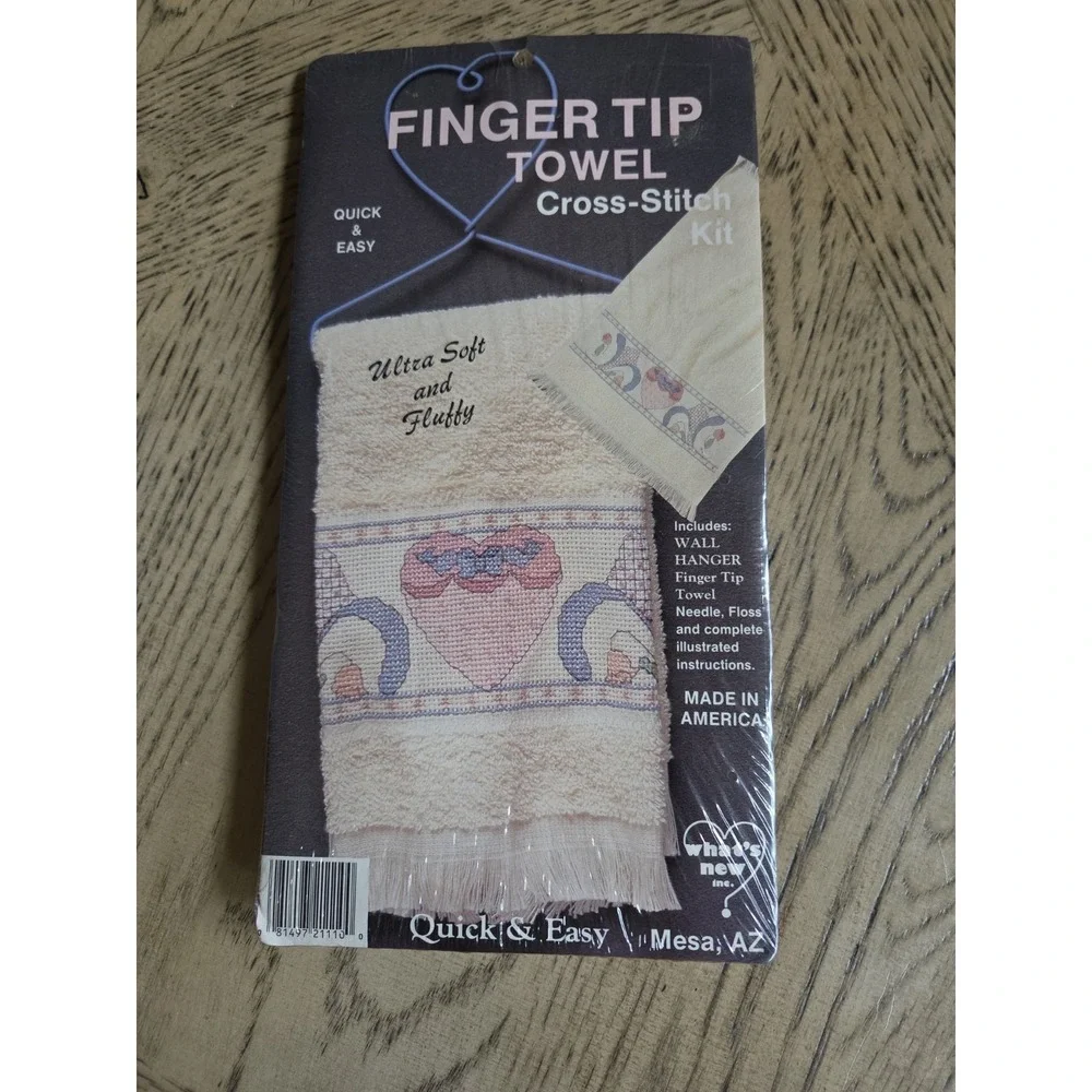 What's New Finger Tip Towel Cross Stitch Kit With Wall Hanger Vintage Heart NOS